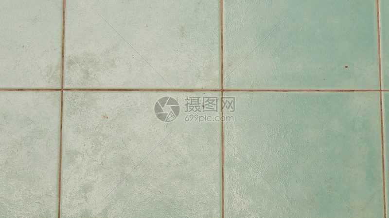 在安装木纹砖时，应注意以下事项：